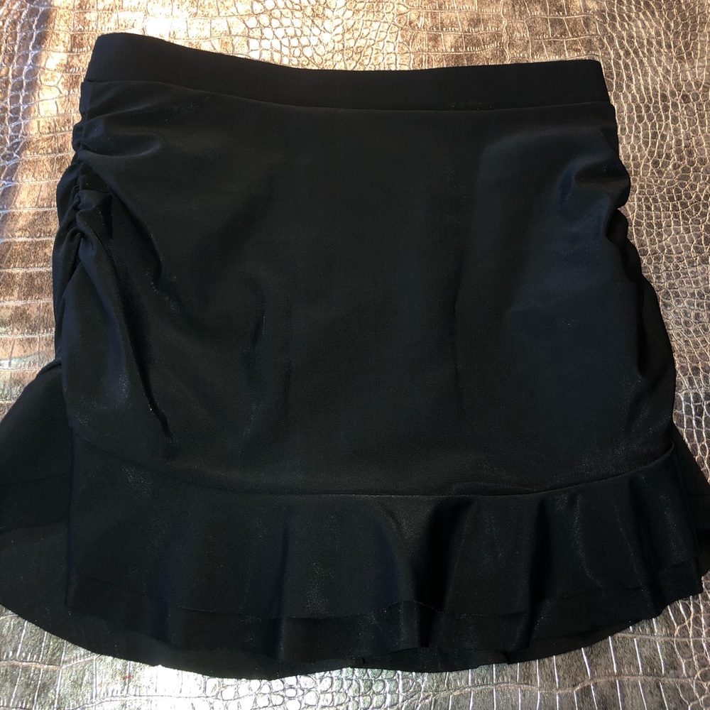 Ruffle mermaid swimskirt very feminine nwot never worn size medium